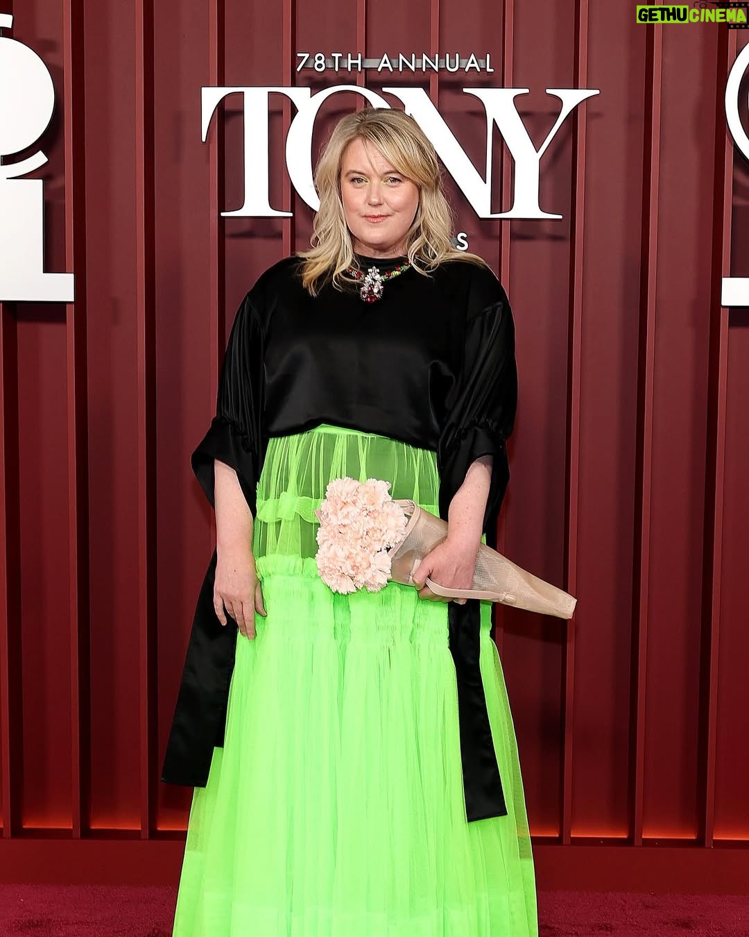 Sarah Snook - 7.9K Likes - Tony Awards: Dorian Gray Edition

We’re absolutely thrilled to celebrate @sarah_snook winning Best Actress and @marghorwell for Best Costume Design at the 2025 @thetonyawards. Here’s to the entire cast, crew, and team of The Picture of Dorian Gray 👏