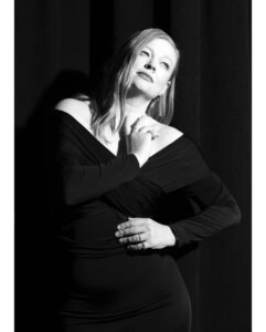 Sarah Snook Instagram - Sarah Snook wins best actress in a play at tonight’s Tony Awards for her performance in “The Picture of Dorian Gray.” Photographed for @nytimes; many thanks to @jolieruben and @amandalwebster.