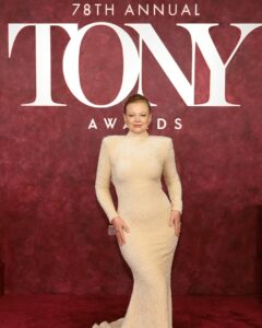Sarah Snook Instagram - @thetonyawards ready @sarah_snook 🙌