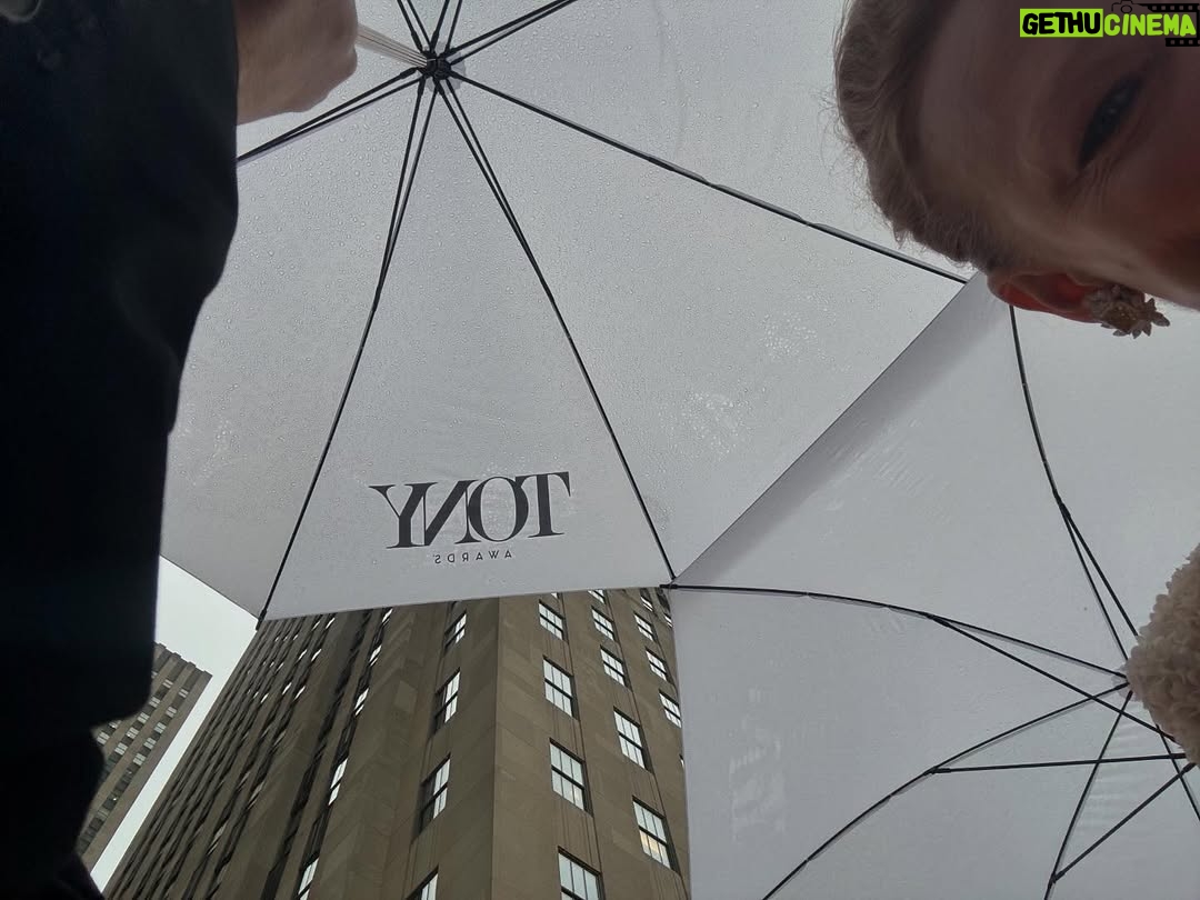 Sarah Snook - 26.4K Likes - Last on the carpet! #tonys