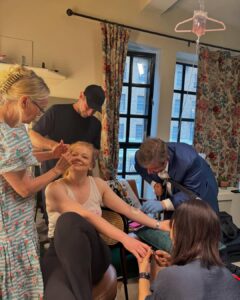 Sarah Snook Instagram - What it takes to get ready #tonys 😂