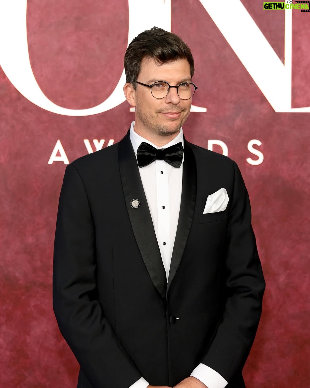 Sarah Snook - 7.9K Likes - Tony Awards: Dorian Gray Edition

We’re absolutely thrilled to celebrate @sarah_snook winning Best Actress and @marghorwell for Best Costume Design at the 2025 @thetonyawards. Here’s to the entire cast, crew, and team of The Picture of Dorian Gray 👏