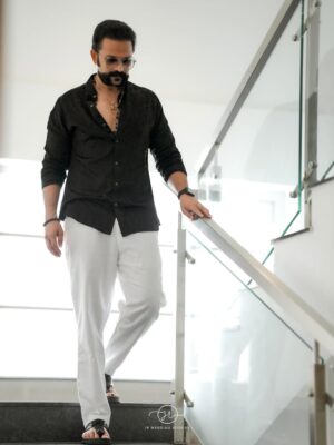 Saritha Jayasurya Instagram - 🖤 🤍 🖤

@sarithajayasurya_designstudio 
@jrweddingstories_ 
@janvimakeovers__