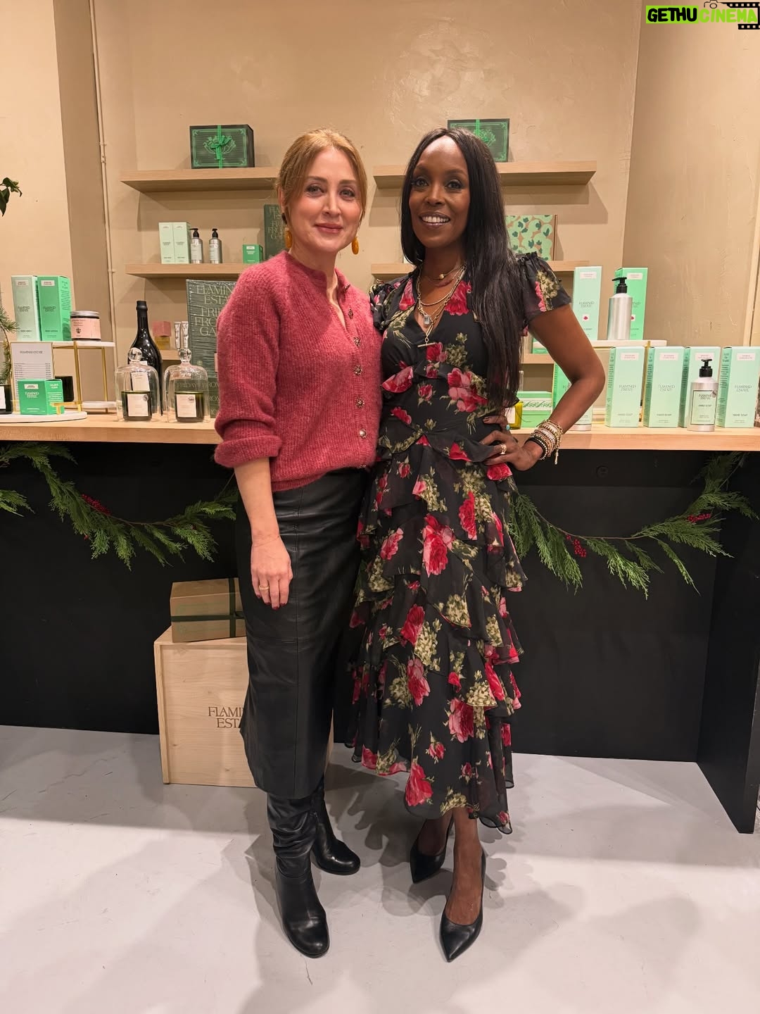 Sasha Alexander - 5.2K Likes - Holiday Festivities in full swing…Wreath Making with @negar_ali_kline @sara_riff x @sezane & celebrating @thirteenlune with the best @nyakio & @flamingo_estate 🎄🎄