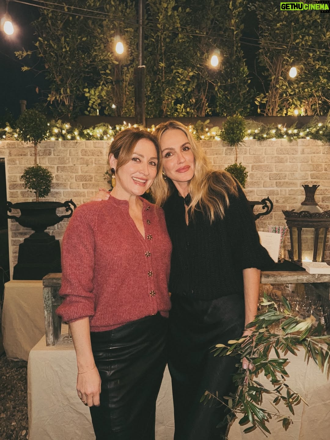 Sasha Alexander - 5.2K Likes - Holiday Festivities in full swing…Wreath Making with @negar_ali_kline @sara_riff x @sezane & celebrating @thirteenlune with the best @nyakio & @flamingo_estate 🎄🎄