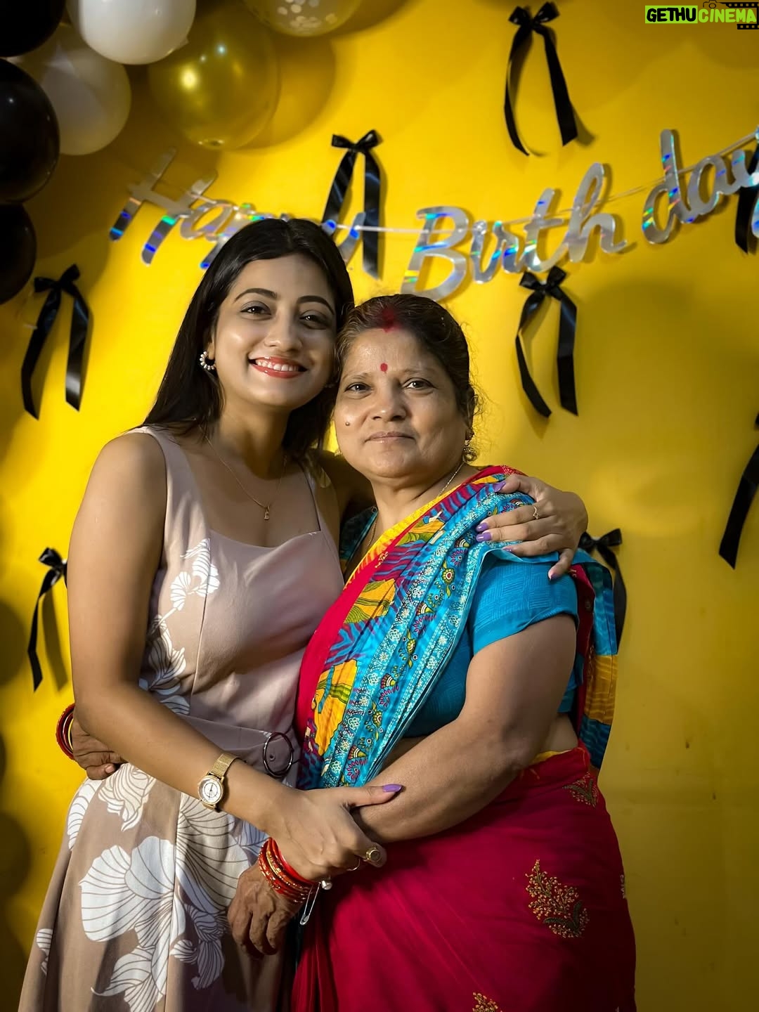 Sasmita Piyali Sahoo - 18.8K Likes - It is not how much we have, but how much we enjoy, that makes happiness🧿❤️..
.
.
#picofthday #family #purelove #happiness #special #feelings #smile #laugh #positivity #vibes #birthday #celebration #instagram #sasmitapiyalisahoo