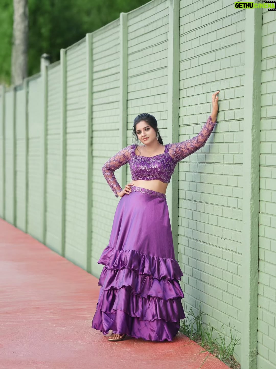 Sathya Devarajan - 9.2K Likes - Officially declaring purple as My colour 💜
.
.
.
.
#DhanamSerial #SathyaDevarajan #tamilactress #viralpic #vijaystars