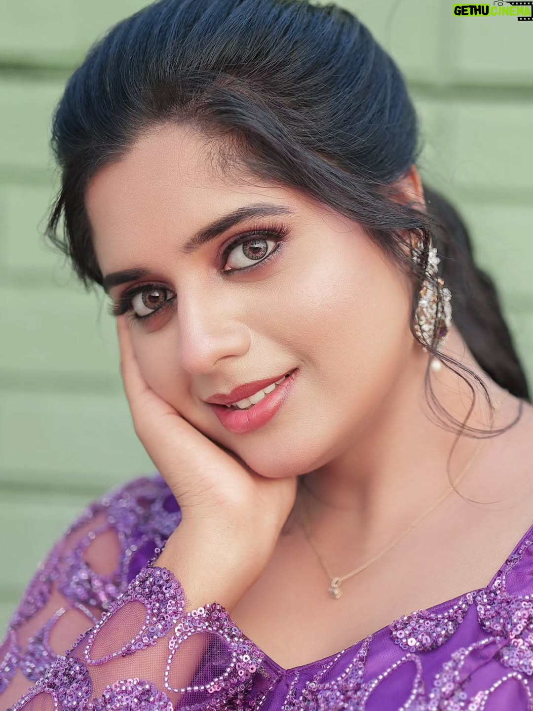 Sathya Devarajan - 9.2K Likes - Officially declaring purple as My colour 💜
.
.
.
.
#DhanamSerial #SathyaDevarajan #tamilactress #viralpic #vijaystars