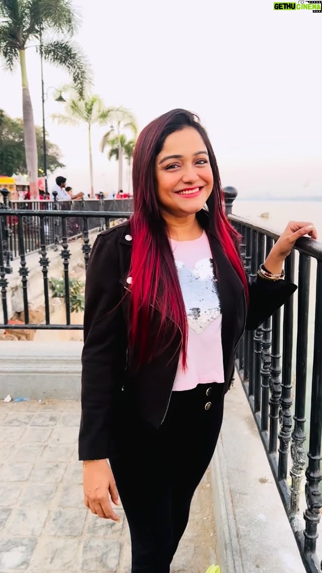 Sayantani Guhathakurta - 2.4K Likes - Magiclight moments ⭐️✨
#husensagarlake #nacklaceroad  #hydrabad #traveldairies❤️ #december 

#reels #reelsinstagram #reellove #reelvideo #reeitfeelit #reelkarofeelkaro #reelkorbofeelkorbo #trending #boireeltime