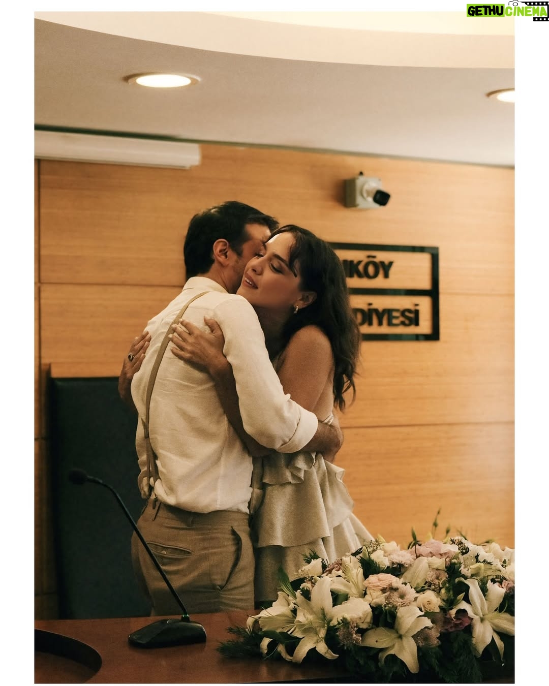 Seda Türkmen - 11.6K Likes - İyi bir şeyler olsun artık be! Biz evlendik :)) 🤍☀️

📸; @handedogandemir 🥲