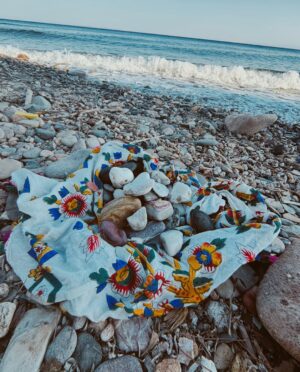 Seda Türkmen Instagram - Aldığı kadar .. ❤️😎☀️🐚🍷🧿

Ve reklam değil Kotti muazzam ve #tavsiye pareom şahane 🫠☀️