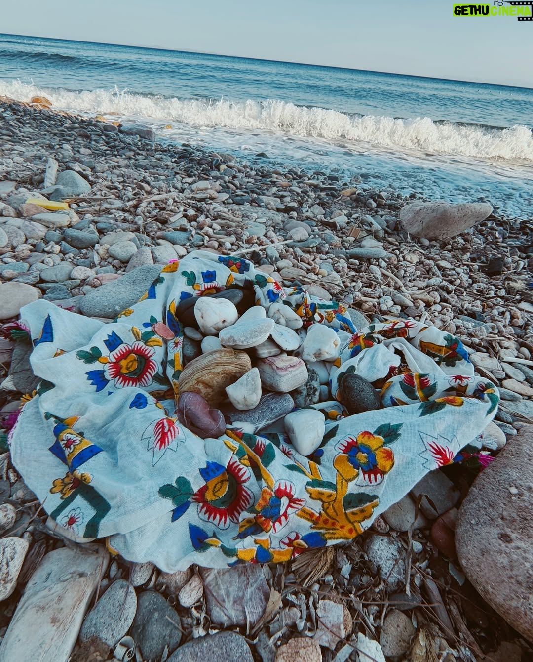 Seda Türkmen - 3.7K Likes - Aldığı kadar .. ❤️😎☀️🐚🍷🧿

Ve reklam değil Kotti muazzam ve #tavsiye pareom şahane 🫠☀️