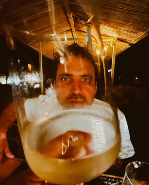 Seda Türkmen Instagram - Aldığı kadar .. ❤️😎☀️🐚🍷🧿

Ve reklam değil Kotti muazzam ve #tavsiye pareom şahane 🫠☀️