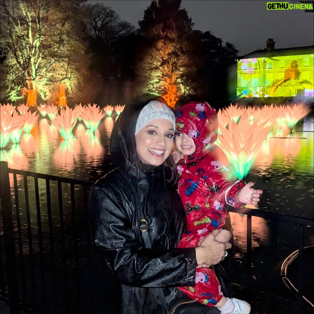 Seema Jaswal - 6.4K Likes - Christmas at Kew with you 🫶🏽

Thank you for the most beautiful evening and she even got to meet Santa! Guarantees at least one week of good behaviour 🎅🏼

#christmasatkew 
#ad-pressevent