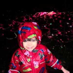 Seema Jaswal Instagram - Christmas at Kew with you 🫶🏽

Thank you for the most beautiful evening and she even got to meet Santa! Guarantees at least one week of good behaviour 🎅🏼

#christmasatkew 
#ad-pressevent