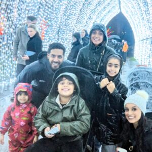 Seema Jaswal Instagram - Christmas at Kew with you 🫶🏽

Thank you for the most beautiful evening and she even got to meet Santa! Guarantees at least one week of good behaviour 🎅🏼

#christmasatkew 
#ad-pressevent