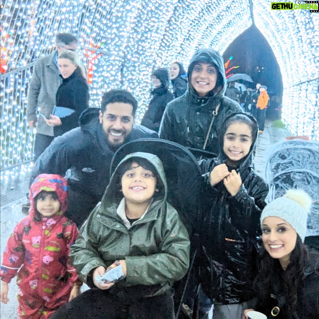 Seema Jaswal - 6.4K Likes - Christmas at Kew with you 🫶🏽

Thank you for the most beautiful evening and she even got to meet Santa! Guarantees at least one week of good behaviour 🎅🏼

#christmasatkew 
#ad-pressevent
