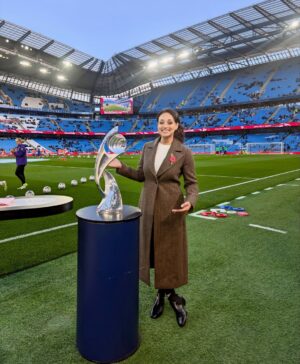 Seema Jaswal Instagram - Presented the @lionesses first match after an unforgettable Summer with these two legends @wrightyofficial and @neetz2 💛

1. THE Euro 2025 trophy 🏆 
2. Nice snap live on air 📷 
3. Bouncing 🕺🏽 
4. Selfie 🤳 
5. Hello 👋🏽 
6. Microphone ready 🎤 
7. Middle of the park ⚽️ 
8. @lkbennettlondon head to toe 🫶🏽
9. We all@got the Chelsea boots memo! 🥾 
10. Just before the sprinklers got us! 🚿