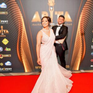 Seema Jaswal Instagram - From pitch side to a pretty in pink sari moment! ✨💫

What a wonderful night at the Asian Restaurant & Takeaway Awards (ARTA).

It was a honour to present the Champion of Champions award and stand amongst the incredible talent that makes this industry so special.

Behind every dish lies a story of dedication, resilience, heritage and heart. ARTA is a powerful celebration of those stories and a beautiful reminder of how food connects us all.

To all the nominees and winners, your passion and craft inspire so many. Long may your success continue. 💛

#ARTA2025 #AsianRestaurantAwards #ChampionOfChampions #CelebratingExcellence

🥻 @nikazaasiancouture 
💎 @amorejewelsx 
💄 @reenathindmua 
💫 @anishavasanicreates 
🥘 @madhusofficial
