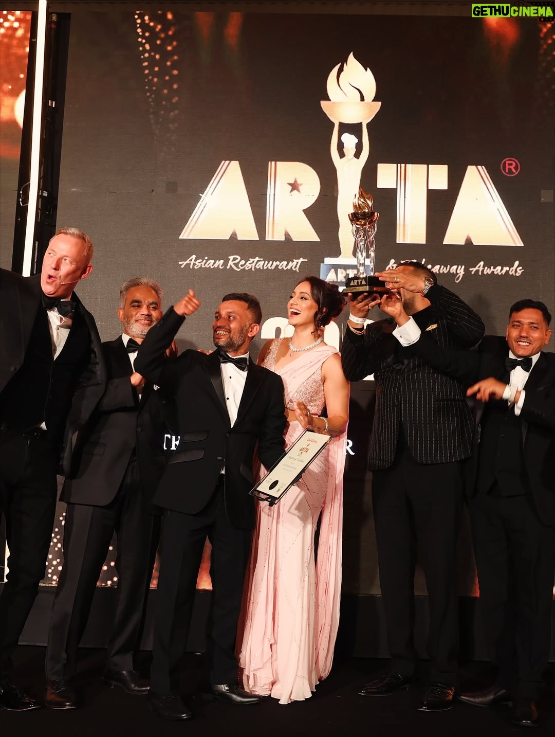 Seema Jaswal - 4.8K Likes - From pitch side to a pretty in pink sari moment! ✨💫

What a wonderful night at the Asian Restaurant & Takeaway Awards (ARTA).

It was a honour to present the Champion of Champions award and stand amongst the incredible talent that makes this industry so special.

Behind every dish lies a story of dedication, resilience, heritage and heart. ARTA is a powerful celebration of those stories and a beautiful reminder of how food connects us all.

To all the nominees and winners, your passion and craft inspire so many. Long may your success continue. 💛

#ARTA2025 #AsianRestaurantAwards #ChampionOfChampions #CelebratingExcellence

🥻 @nikazaasiancouture 
💎 @amorejewelsx 
💄 @reenathindmua 
💫 @anishavasanicreates 
🥘 @madhusofficial
