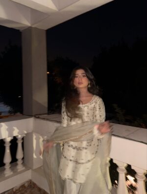 Sehar Khan Instagram - I love how everyone is excited for my wedding… but it’s not happening anytime soon. Or is it? ;)

@ahmad.sultaan 
@toniandguypk 
@iamwaleednadeem