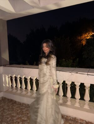 Sehar Khan Instagram - I love how everyone is excited for my wedding… but it’s not happening anytime soon. Or is it? ;)

@ahmad.sultaan 
@toniandguypk 
@iamwaleednadeem