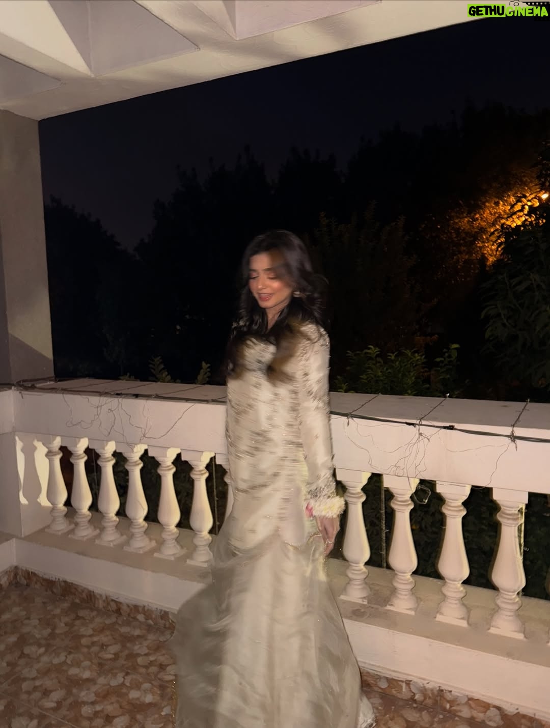Sehar Khan - 629.9K Likes - I love how everyone is excited for my wedding… but it’s not happening anytime soon. Or is it? ;)

@ahmad.sultaan 
@toniandguypk 
@iamwaleednadeem