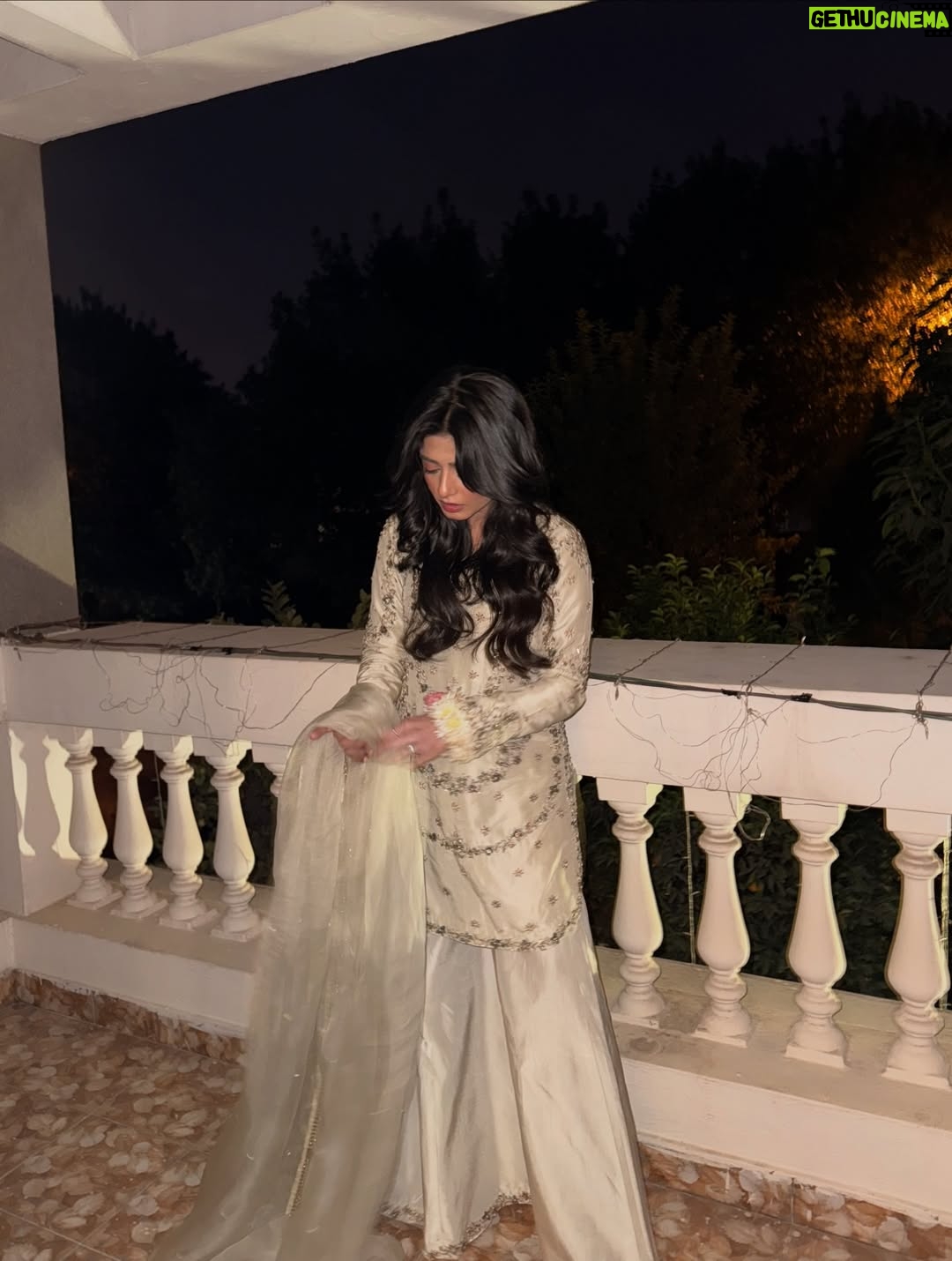 Sehar Khan - 629.9K Likes - I love how everyone is excited for my wedding… but it’s not happening anytime soon. Or is it? ;)

@ahmad.sultaan 
@toniandguypk 
@iamwaleednadeem