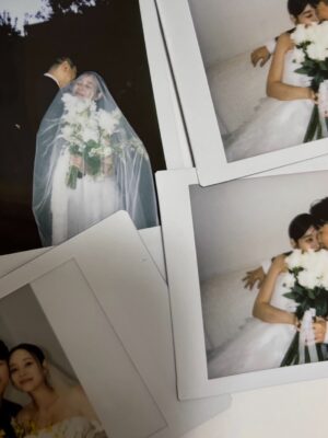 Seo Yu-na Instagram - _ 촬영 내내 사랑과 배려가 넘쳐 흘렀던 ,
너무 따듯하신 분들과 함께여서 행복했어요 🤎 
평생 기억에 남을 우리의 첫 가족 사진 👶🏻🤵🏻👰🏻‍♀️🤍📸
@noma_youngwoo 
@noma.house 
@kaylabennet_official