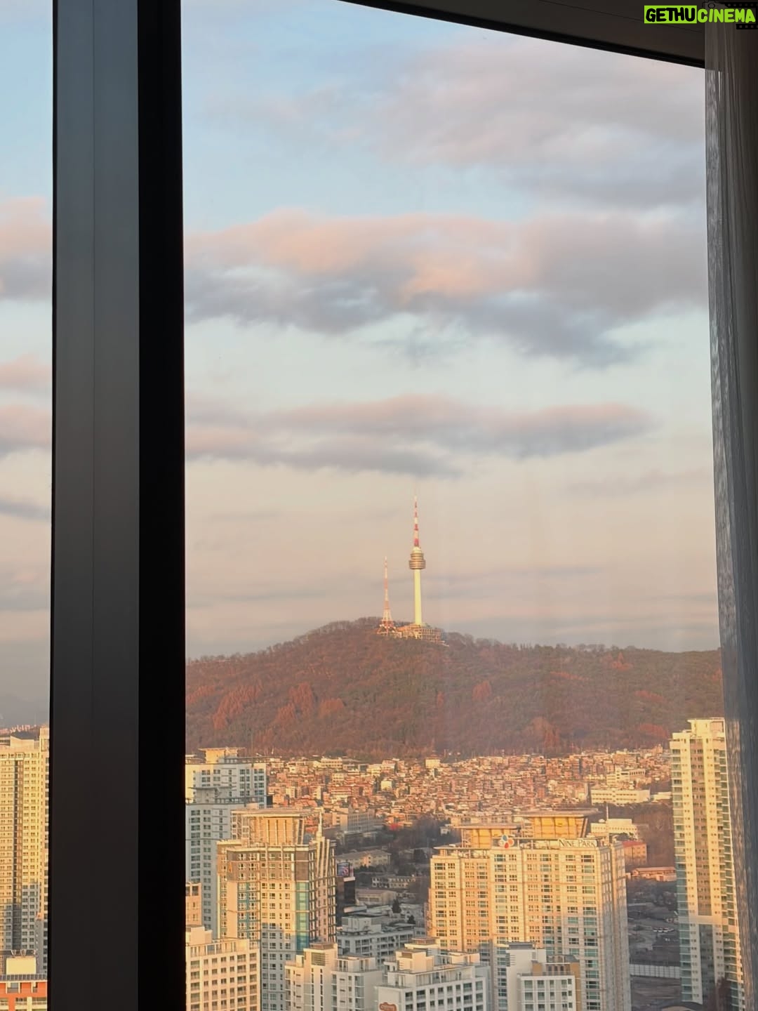 Seo Yu-na - 93.3K Likes - _ 겨울이와 함께하는 슬기로운 조리원 생활 🎄🤎

벌써 일주일차 , 
여긴 천국 이에요 🫧🪽

점점 몸도 많이 회복 되어가고
마사지도 매일 꼼꼼하게 케어 해주시니 
산후 붓기 , 체지방도 정말 많이 빠지고 있어요 ! 
많이 신경써주시고 도와주셔서 정말 감사해요 -🤍

겨울이도 행복한지 살이 포동포동 찌는 중 🍼

🐥 신생아실 선생님들 겨울이 너무 예뻐해주셔서 감사합니다🤍