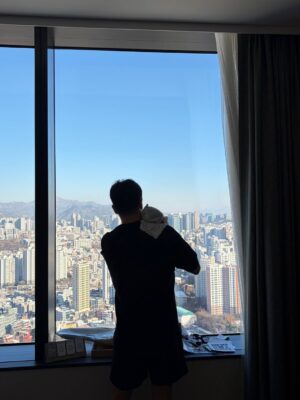 Seo Yu-na Instagram - _ 겨울이와 함께하는 슬기로운 조리원 생활 🎄🤎

벌써 일주일차 , 
여긴 천국 이에요 🫧🪽

점점 몸도 많이 회복 되어가고
마사지도 매일 꼼꼼하게 케어 해주시니 
산후 붓기 , 체지방도 정말 많이 빠지고 있어요 ! 
많이 신경써주시고 도와주셔서 정말 감사해요 -🤍

겨울이도 행복한지 살이 포동포동 찌는 중 🍼

🐥 신생아실 선생님들 겨울이 너무 예뻐해주셔서 감사합니다🤍