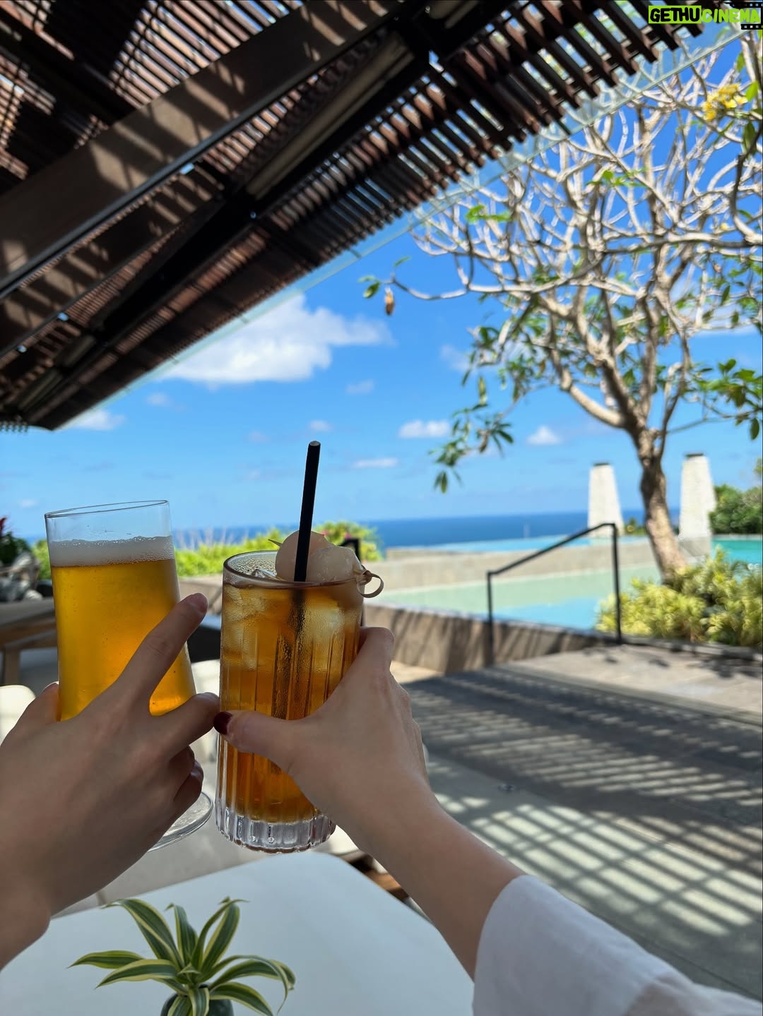 Seo Yu-na - 11.9K Likes - _ 겨울이와 셋이 함께 떠난 Bali , ❄️
모든 순간 순간이 행복했던 🧸🤍 
🎂🍹👶🏻🍌🥩🦎🙉🐶🥗🫂🤎