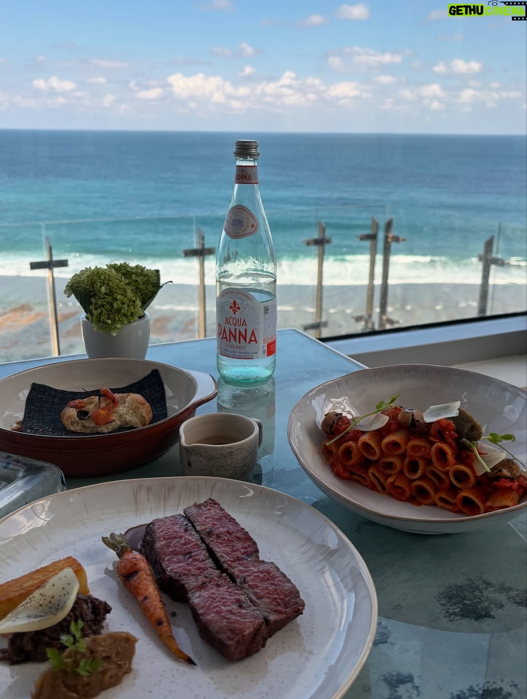 Seo Yu-na - 11.9K Likes - _ 겨울이와 셋이 함께 떠난 Bali , ❄️
모든 순간 순간이 행복했던 🧸🤍 
🎂🍹👶🏻🍌🥩🦎🙉🐶🥗🫂🤎