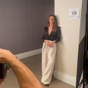 Sepideh Moafi Instagram - press junket for #thepitt ahead of season 2 premiere ONE MONTH AWAY! 🩺❤️🔥👾
makeup: @danadelaney
hair day 1: @matthewstylist day 2: @rena.calhoun
styling: @chaiseyboy
@hbomax @johnwellsproductions @warnerbrostv
