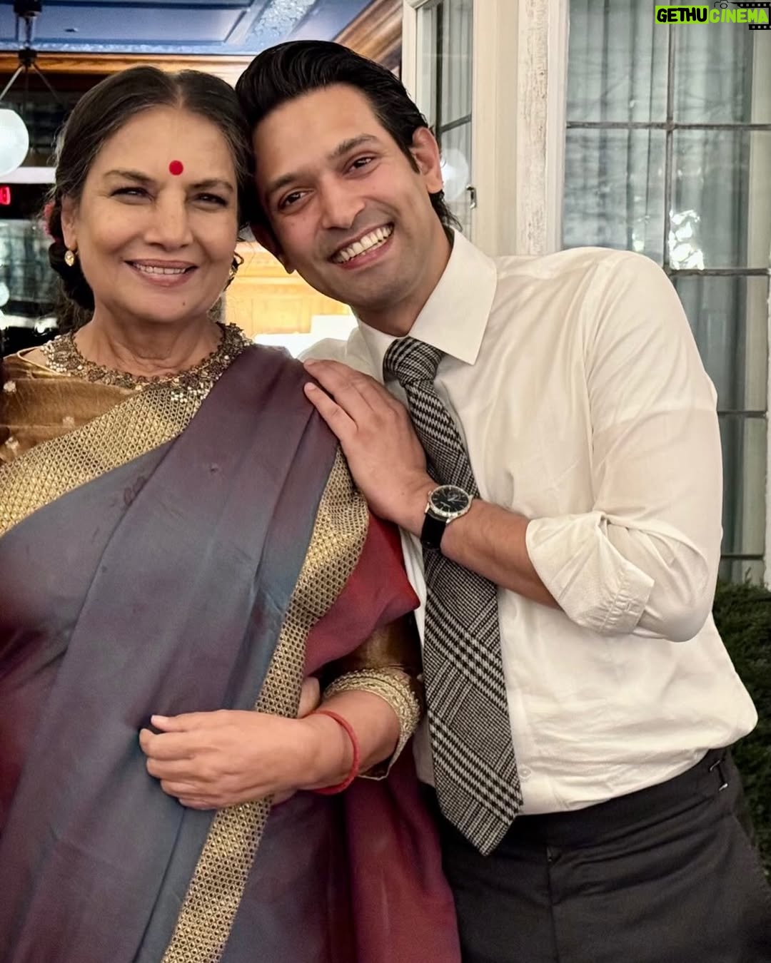 Shabana Azmi - 5.5K Likes - Such a lovely moment with #Vikrant Massey captured turned up on my phone