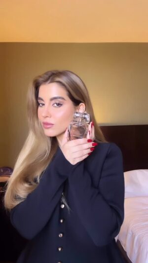 Shahad Salmman Instagram - ⁨	احس هذا العطر هواي يشبهني ما اعتقد بعد راح اكدر استغنى عنه 
Elie Saab Le Parfum 🫠 ‪@eliesaabworld‬ #leparfum #shahadsalman ✨💛💎⁩

@almouyasserdistribution 💫