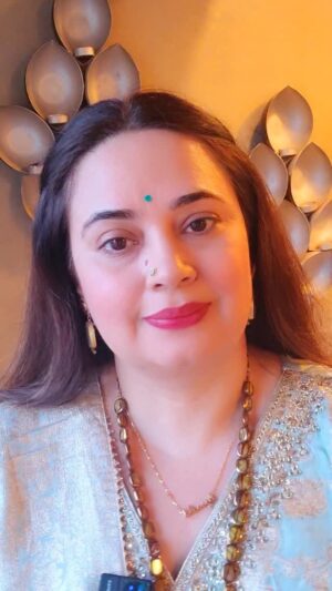 Shalini Kapoor Instagram - Aapke Sanskaaro me aapke Maa Baap jhalakte hain.....
Koshish kijiye ke wo Sunder dikhain.....🥰🥰
Kya aap aisa karne ki koshish kareinge?