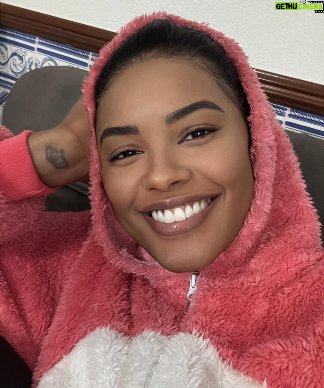 Sharam Diniz - 21.3K Likes - Not perfect but always genuine. 🩶