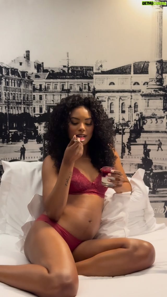 Sharam Diniz - 42.6K Likes - Cravings 🤰🏾🫐🍒🤤

@138liberdadehotel #parceria