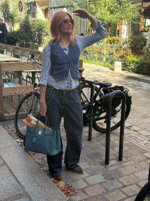 Sharon Horgan Instagram - Thank you Paris and @hermes. It was all beautiful 

@hermes Suit and boots and bag and bracelet
@agentprovocateur bra
@branchonthepark necklaces and rings
@florriewhitemakeup 
@knightjosh hair
@sivey_ hot date