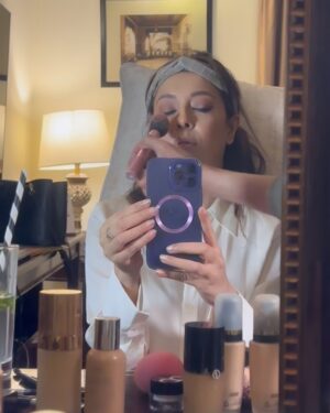 Shazia Naz Instagram - Main character energy almost activated … BTS chaos, glam, and lowkey slay!
PS : Reel dropping tonight, watch this space 👀
#Shazianazkhan #maincharacterenergy #behindthescene #watchthisspace #styletrends #slaytheday #jazzmerisuperpower