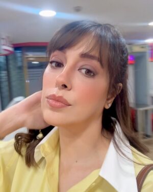 Shazia Naz Instagram - Main character energy almost activated … BTS chaos, glam, and lowkey slay!
PS : Reel dropping tonight, watch this space 👀
#Shazianazkhan #maincharacterenergy #behindthescene #watchthisspace #styletrends #slaytheday #jazzmerisuperpower
