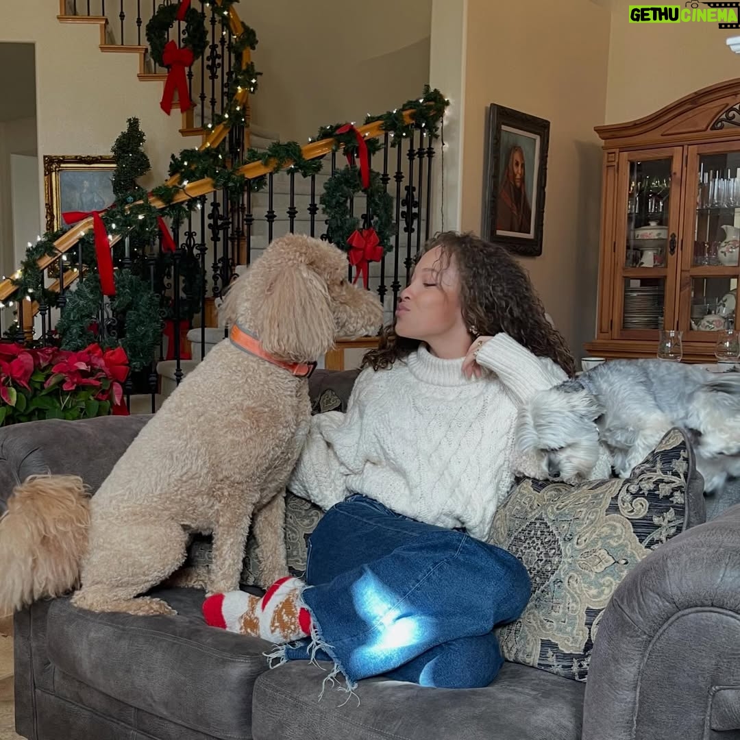 Shelby Simmons - 7.1K Likes - ⭐️Merry Christmas⭐️ Tis the season of love and new life! We’re coming to the end of another year and I’m just reminded of how important it is to end it on the highest note. It’s expensive buying presents for everyone and where there is family, there’s DRAMA, but this year, for the first time at least for me, I was excited to pick out gifts and spend time listening to the drama. I’ll never get another family, and it’s only once a year I get to see them all. Regardless of everything else these are the people who shaped us and we have shaped them, isn’t that kind of beautiful?