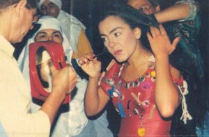 Sherihan Instagram - هذا الرجل الفنان المحترم الملتزم يعني لي الكثير فناً وخلقاً وإلتزاماً .. الأستاذ عزيز إبراهيم .. جزء أصيل من تاريخي الذي أتشرف به. 

ماكنش ممكن أبداً أقف تاني أمام كاميرا أو على خشبة مسرح وأنت ليس خلفها 

شكراً أستاذ عزيز إبراهيم. @aziz__ebrahim