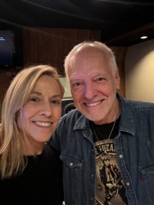Sheryl Crow Instagram - Got to work with one of my heroes today. Y’all better get ready… @mrpeterframpton played me a couple of new songs that will be out early next year… Mind Blown. 🔥