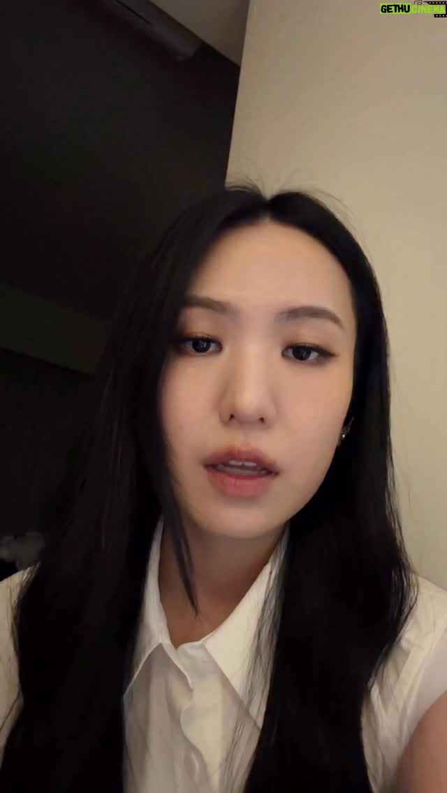 Shi Shi - 17.6K Likes - 文法越來越難了.. 好難教🥹

#GoodGoodbye #화사 #希有韓語教室