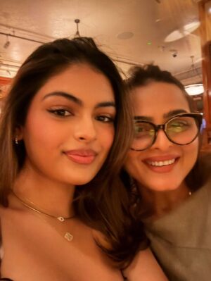 Shilpa Shirodkar Instagram - A perfect birthday dinner for a perfect daughter. Family, food, and endless joy. ❤️
#ShilpaShirodkar