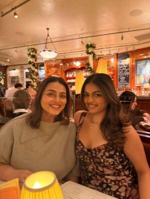 Shilpa Shirodkar Instagram - A perfect birthday dinner for a perfect daughter. Family, food, and endless joy. ❤️
#ShilpaShirodkar