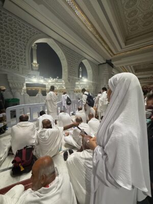 Shimaa Qasim Instagram - • الحمد لله على تمام العمرة 🤍”
• “ذكريات تبقى للأبد من أطهر بقاع الأرض 🌙”
• “أجمل لحظات العمر
اللهم لك الحمد🦋
#شيماء_قاسم