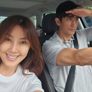 Shin Ae-ra Instagram - 우리가족 전통 
매년추석 어머님댁가는 길

건강하고 쉼이있는 긴연휴 되시길♡